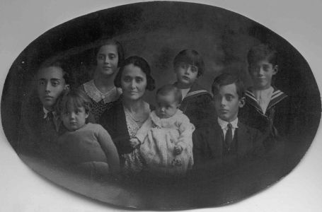 Maria Krus Abecasis e filhos